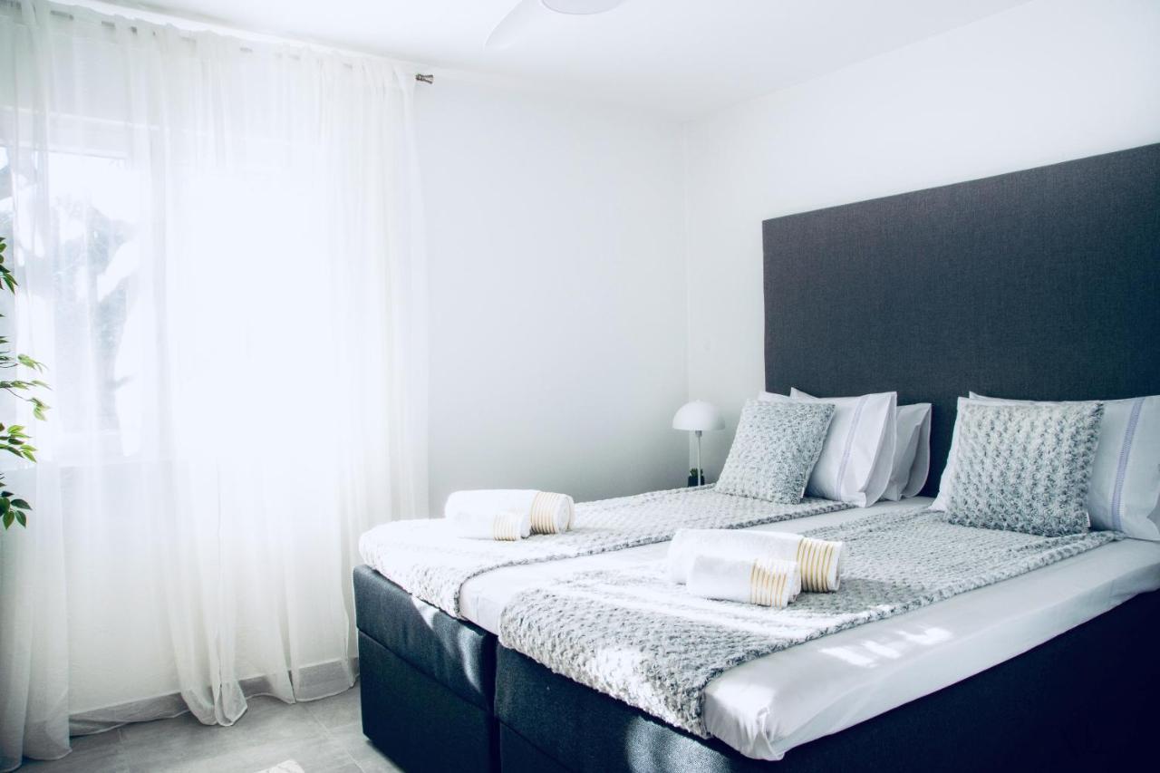 The Grande - Huge Terrace - Amazing Sea Views - Tastefully Furnished - Access To Rooftop Terrace And Gym - Hillside Apartments Rogoznica Рогозница Екстериор снимка