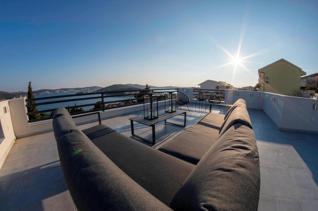 The Grande - Huge Terrace - Amazing Sea Views - Tastefully Furnished - Access To Rooftop Terrace And Gym - Hillside Apartments Rogoznica Рогозница Екстериор снимка