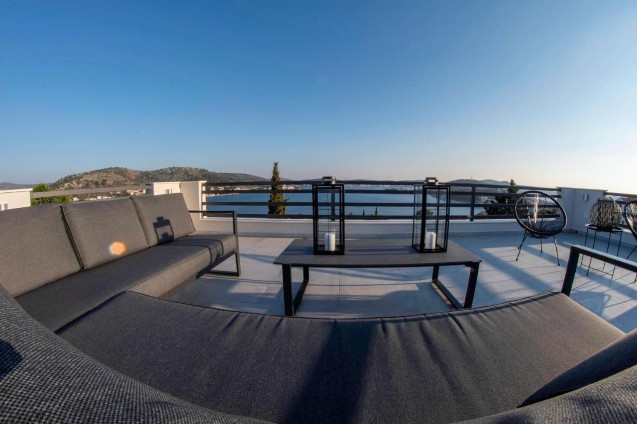 The Grande - Huge Terrace - Amazing Sea Views - Tastefully Furnished - Access To Rooftop Terrace And Gym - Hillside Apartments Rogoznica Рогозница Екстериор снимка